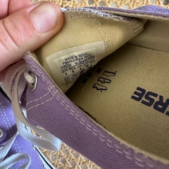 Converse Chuck Taylor All Star
Purple Low Top Junior size men 6, women 8 - Picture 5 of 5